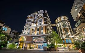 บียอนด์ สวีท